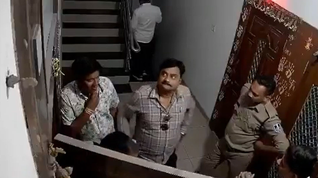 Indore Police Suspended for Gold Theft from Businessmans House