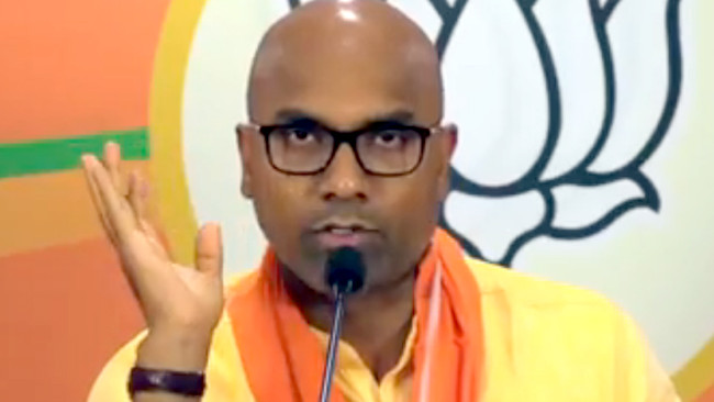 Dharmapuri Arvind Criticizes Kavitha Calling Her Pittala Dorasani