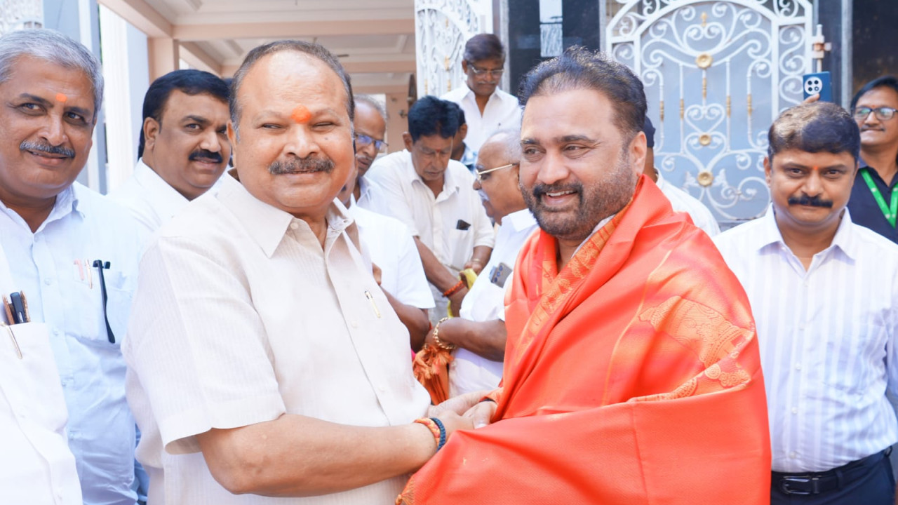 Sana Satish Babu Meets Kanna Lakshminarayana