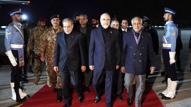 Donald Trump Greenlights Iran Talks Sending Envoys to Pakistan