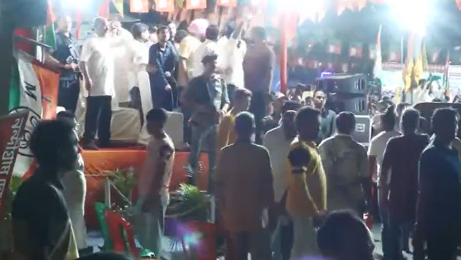 Mamata Banerjee Speech Disrupted by BJP in Bhabanipur