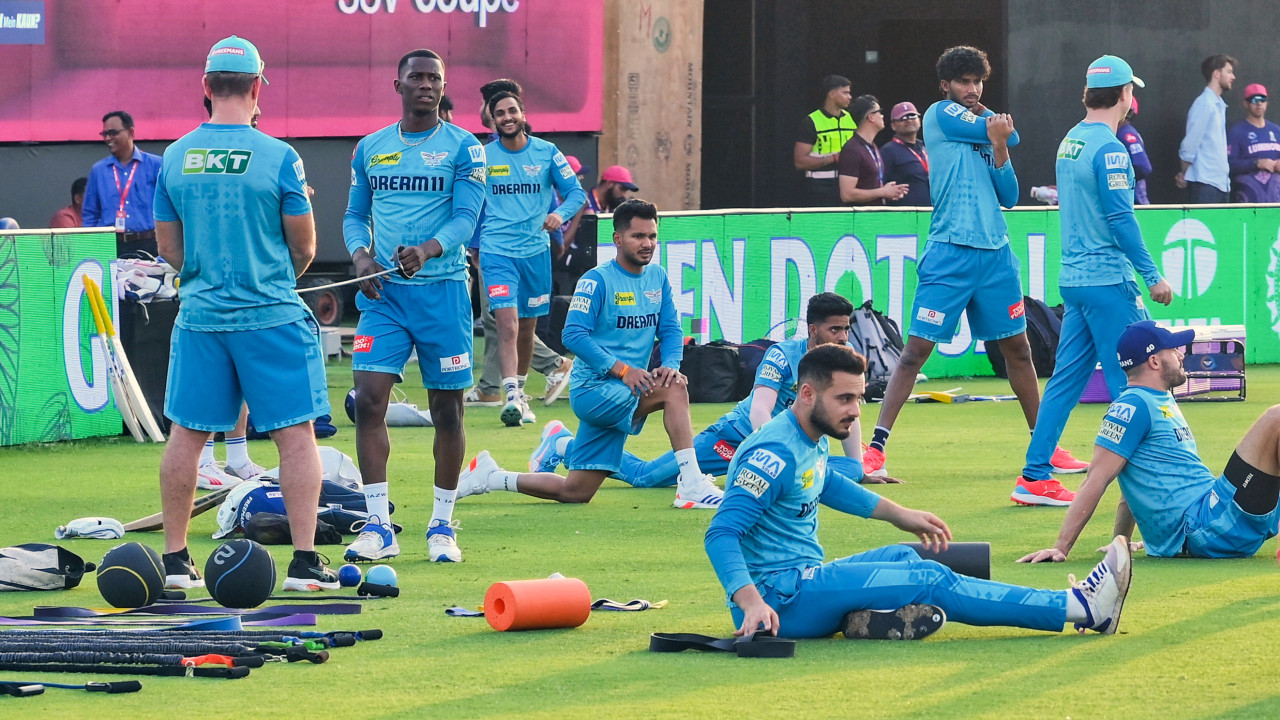 LSG vs KKR Rishabh Pant wins toss decides to bowl first