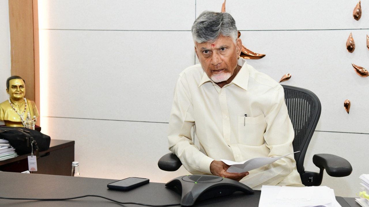 Chandrababu Warns Oil Companies on Petrol No Stock Boards