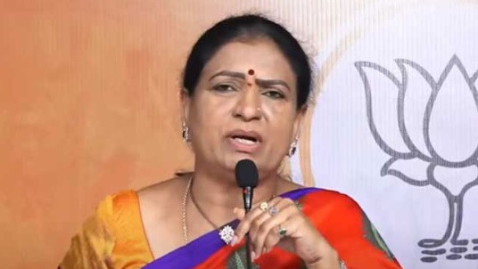 DK Aruna Expresses Anger at Gadwal Market Yard Issues