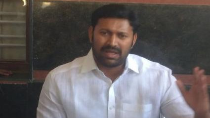 AP govt committed with black marketers says YS Avinash Reddy