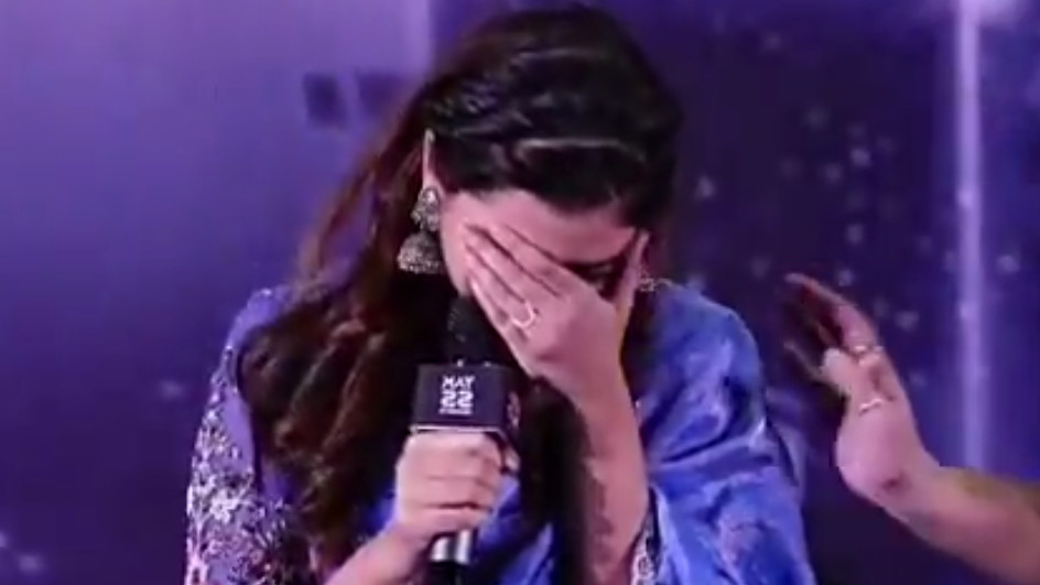 Payal Rjput break into tears