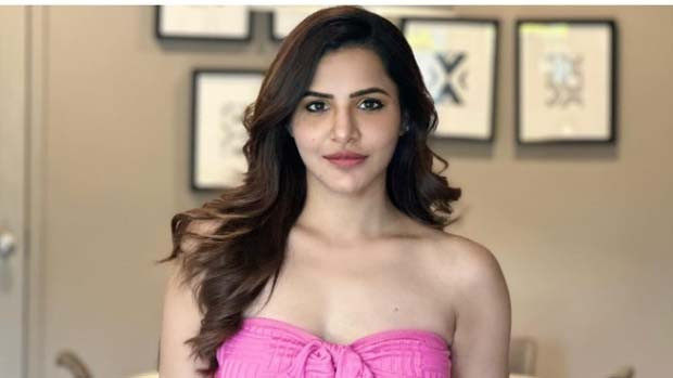 ashu reddy audio leak viral in social media