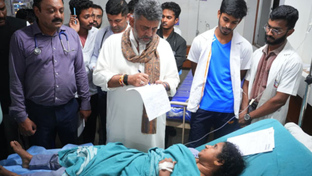 Bluru wall collapse Two Kerala tourists child among 7 dead