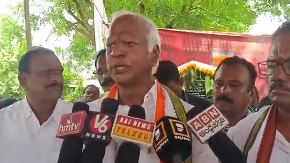 Kadiyam Srihari fires at KCR