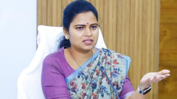 Vidadala Rajini Slams Chandrababus Amaravati Focus