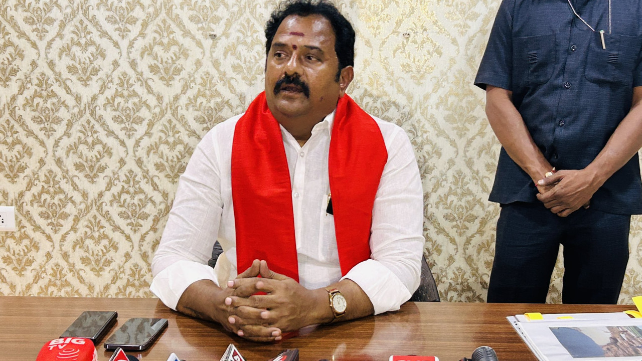Shabbir Alis son files defamation case against Kamareddy MLA
