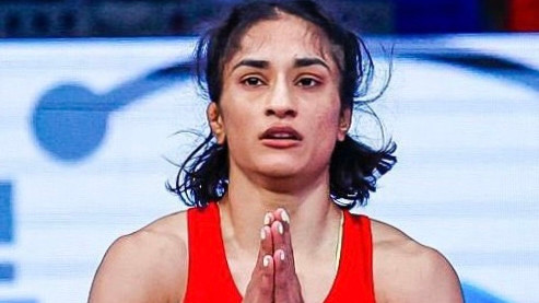 Vinesh Phogat Warns Government Responsibility for Any Incident