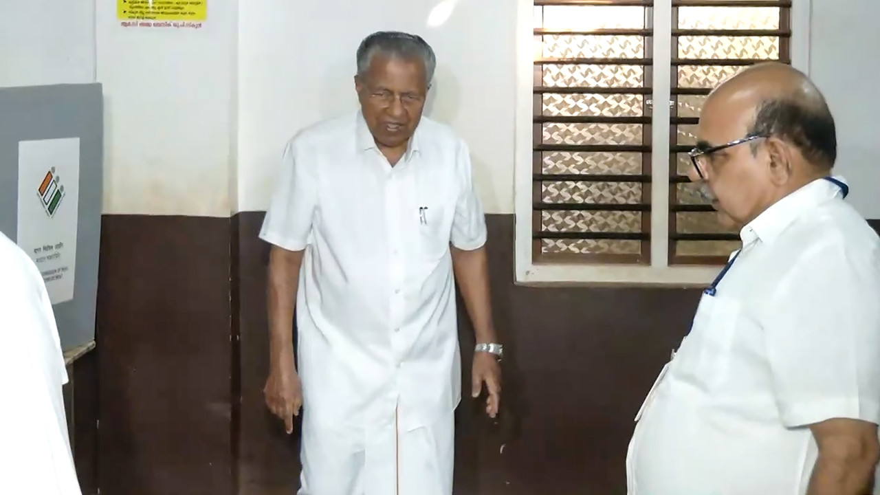 Kerala Election Results 13 Ministers Lost Pinarayi Vijayan Wins Dharmadam