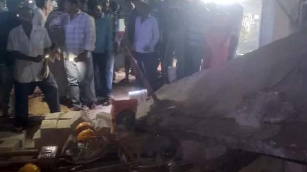 Visakhapatnam Building Collapse One Dead