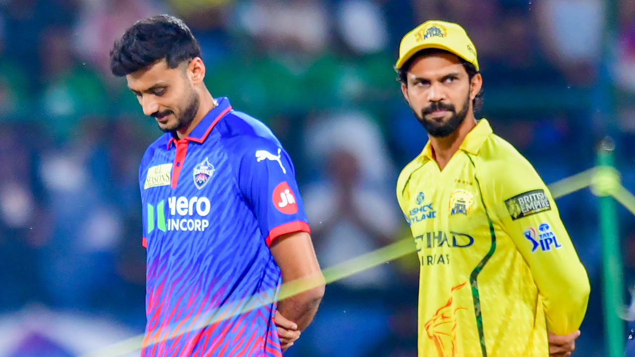 Axar Patel Wins Toss Delhi Capitals to Bat First Against CSK