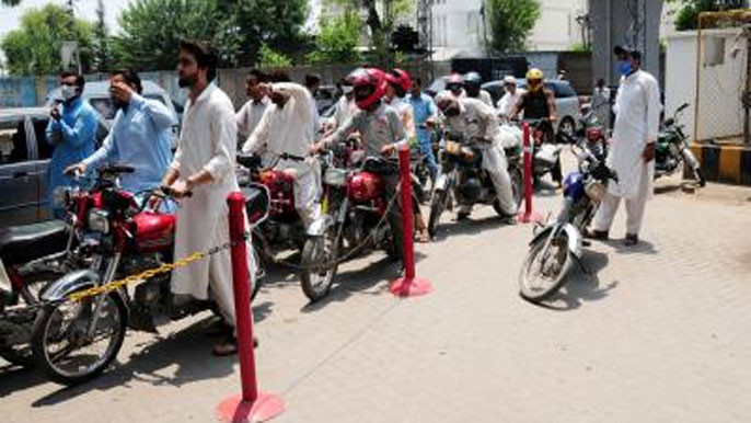 US Iran war strikes structural blow to Pakistans economy