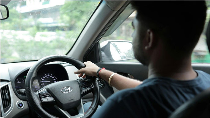 Uber Driver Srikanta Returns 10000 Rupees Sent by Mistake