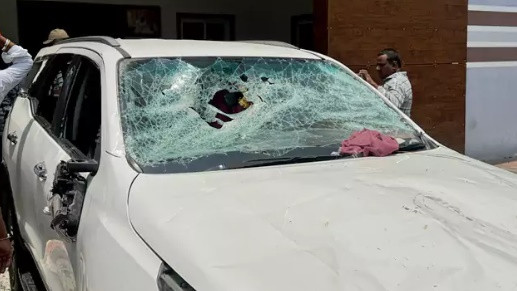 Paadi Kaushik Reddy Car Vandalized at Gangula Kamalakar Office