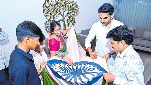 Nara Lokesh Applauds Weaver for Seamless National Flag