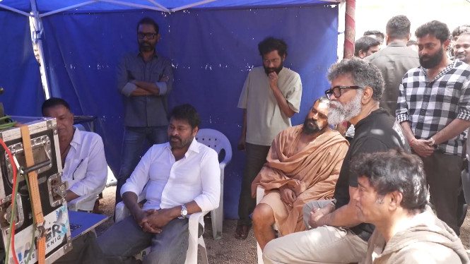 Ram Charan Peddi Sets Chiranjeevis Visit Video