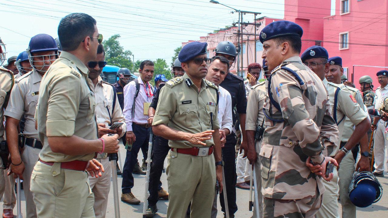 Kolkata Police Unfollows Mamata After Bengal Govt Change