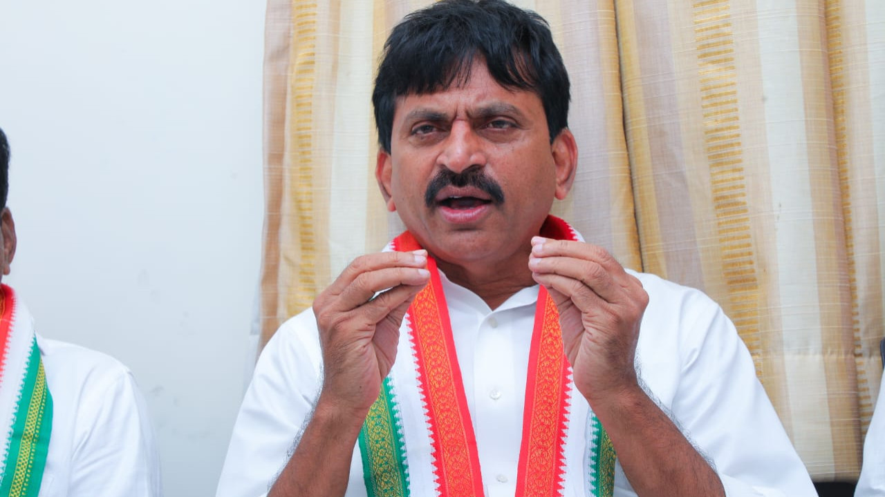 Ponguleti Srinivas Reddy Orders Revision of Land Prices Registration Office Timings