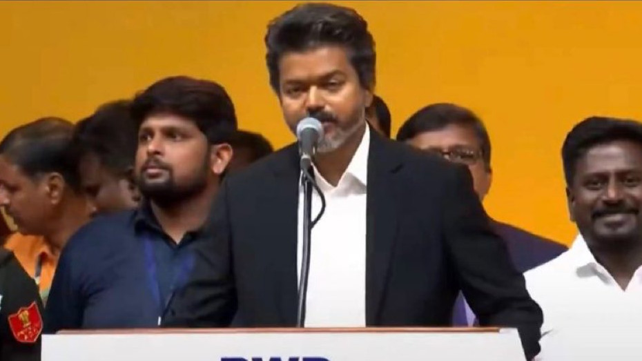 Vijay First Sign on Free Electricity File as CM