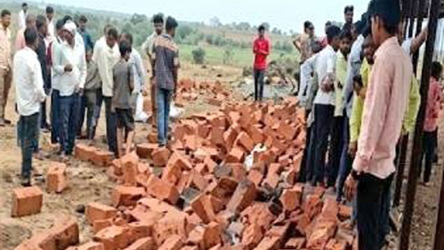 Maharashtra Temple Collapse Six Pilgrims Dead in Wall Collapse