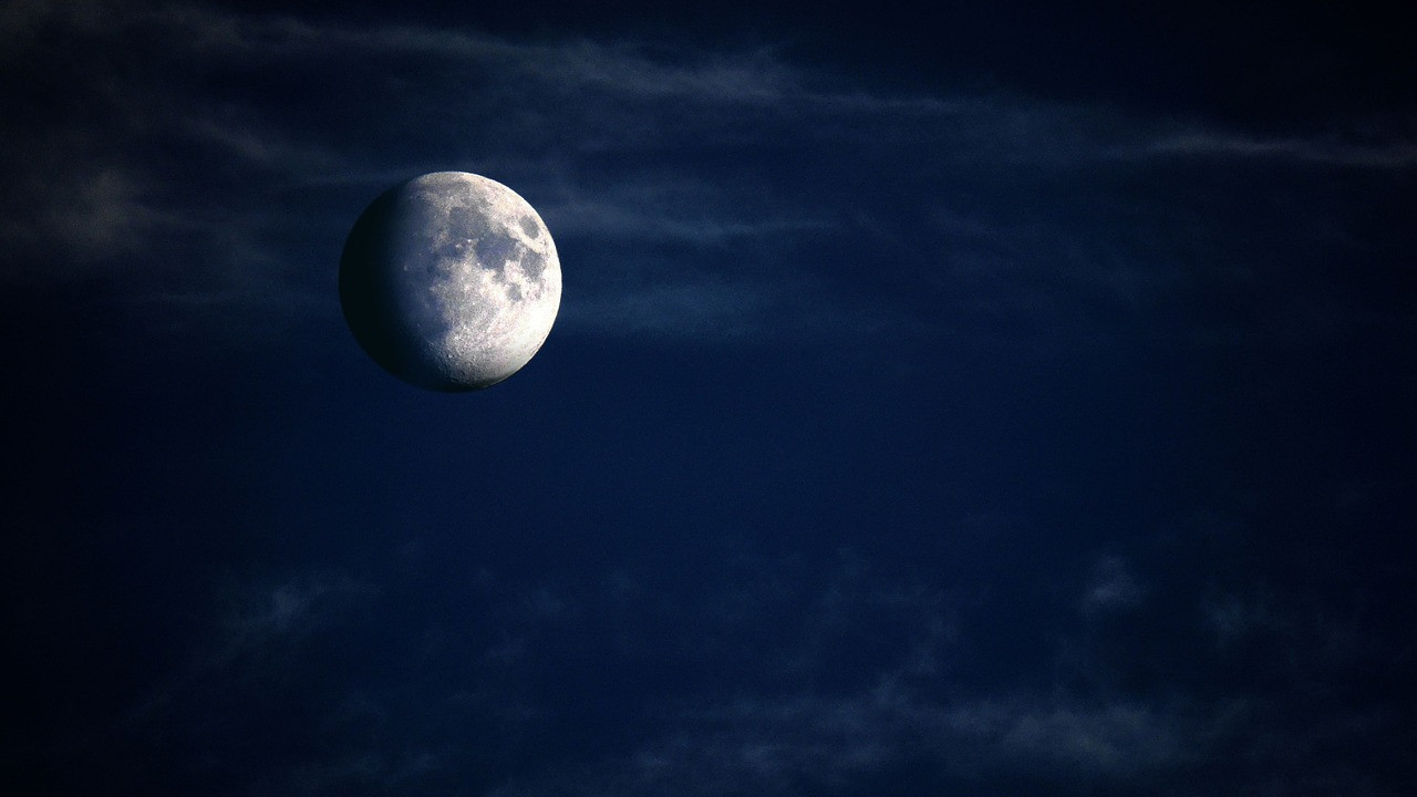 Moon Moving Away From Earth Scientists Explain