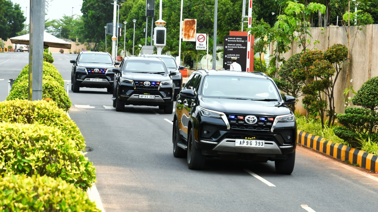 Chandrababu Naidu Responds to Modis Call Reduces Convoy to 4 Vehicles