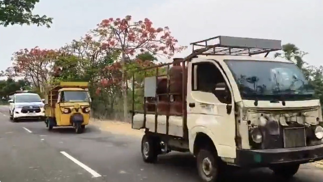 Telangana Police Escort Gas Cylinders in Pedda Mupparam Village