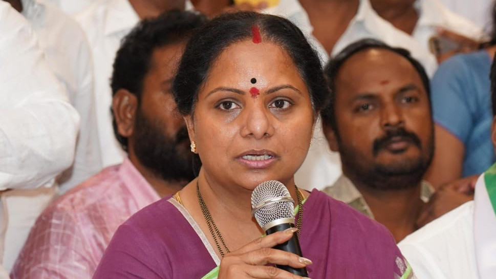 K Kavitha Interesting Comments KCR is a Great Leader but