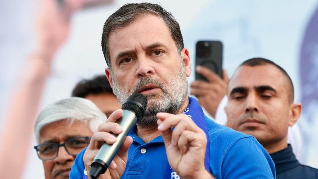 Rahul Gandhi Asks Questions to Modi on NEET Paper Leak