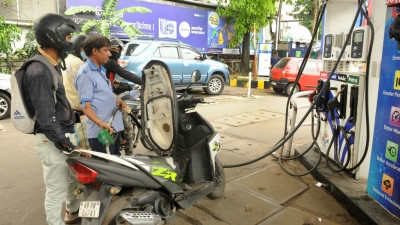 Telangana OMC Key Announcement on Petrol Diesel Gas Shortage