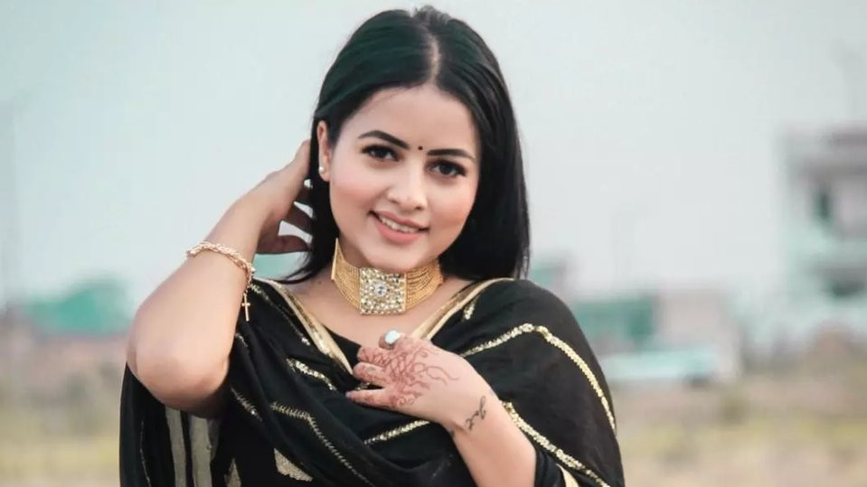 Inder Kaur Punjabi Singer Murdered in Ludhiana Canal