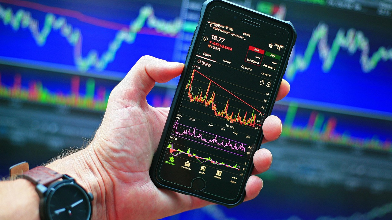 Sensex Nifty Close with Losses Rupee Hits New Low