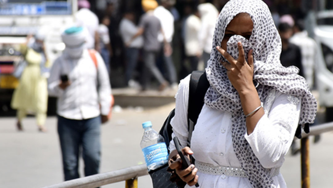 Telangana Heatwave Red Alert Issued as Temperatures Soar