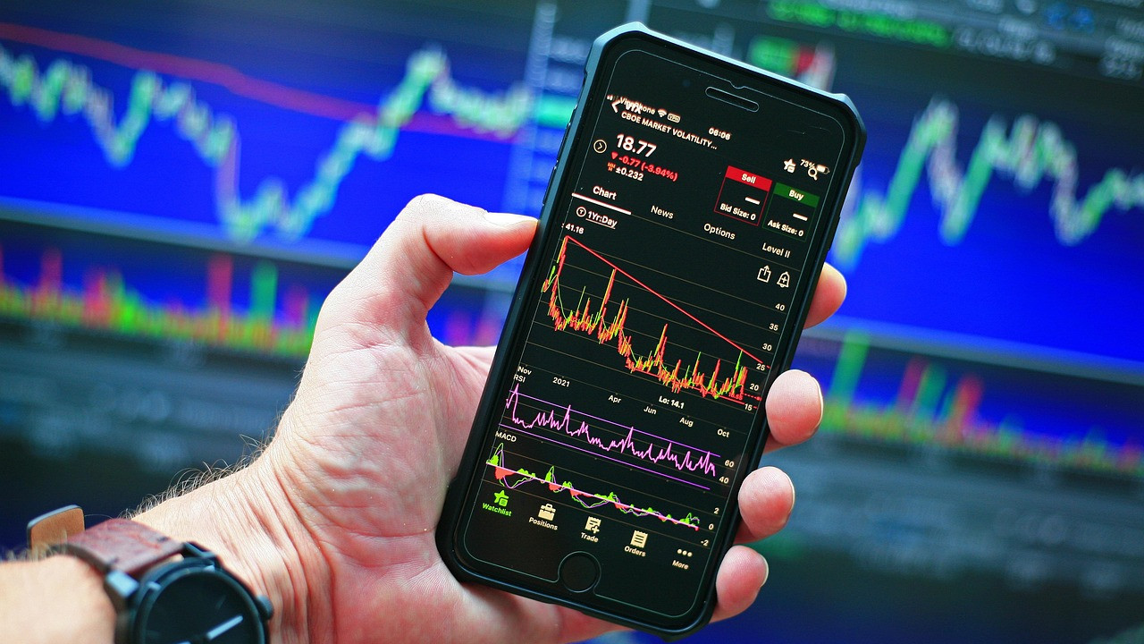Stock Market Closes Flat Amid IT Financial Share Pressure
