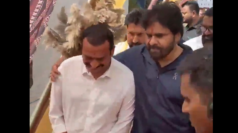 Pawan Kalyan Bandla Ganesh affection at Chiranjeevi movie launch