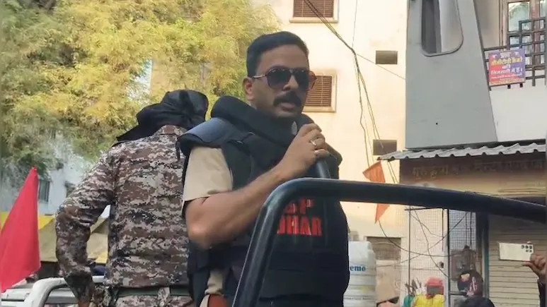 Bhojshala SP Sachin Sharma Issues Stern Warning Viral Video