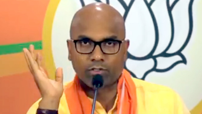 Dharmapuri Arvind Comments on Modi Offer to Revanth Reddy
