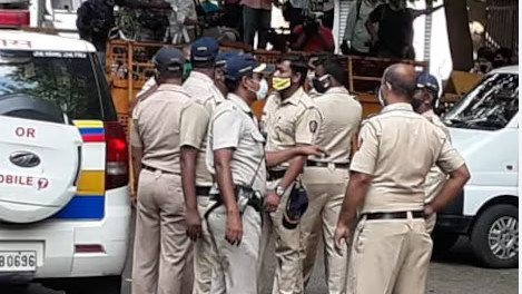 Mukesh mass wedding scam in Madhya Pradesh 42 bridegrooms duped