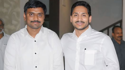 Jagan PA KNageswaraReddy Questioned by SIT on Illegal Assets