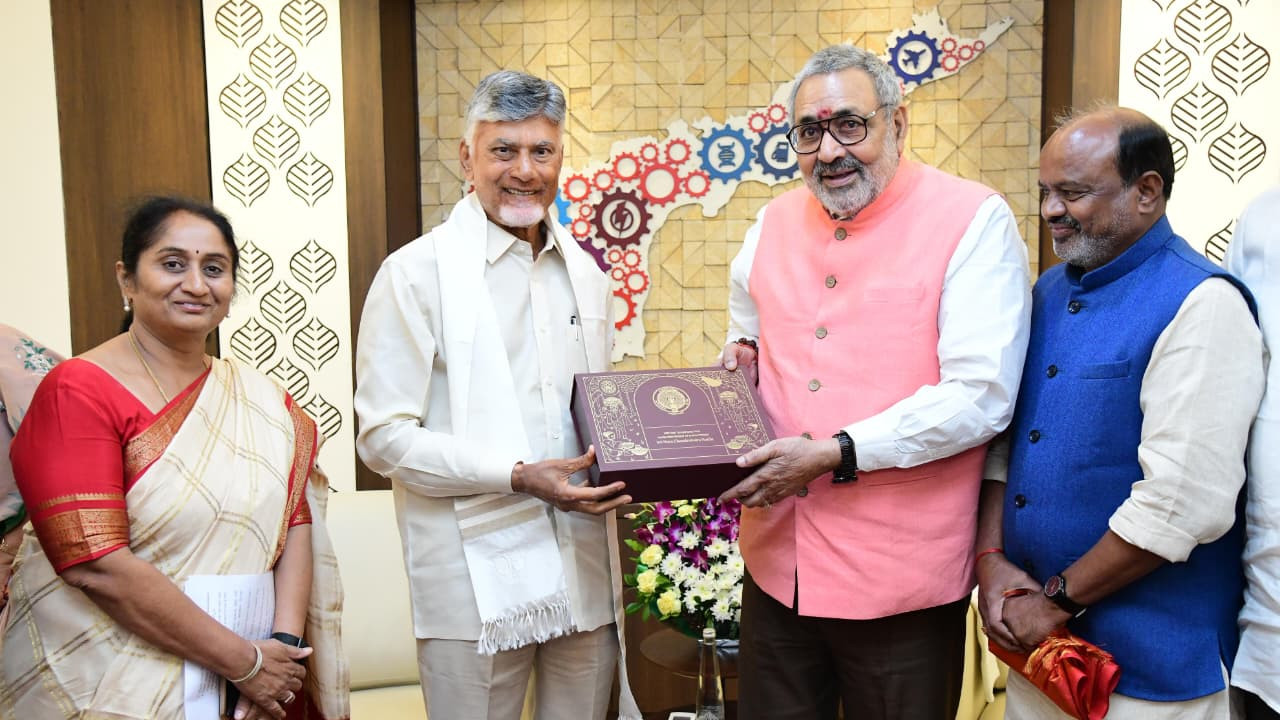 Chandrababu Naidu Meets Giriraj Singh Seeks Support for AP Textile Industry