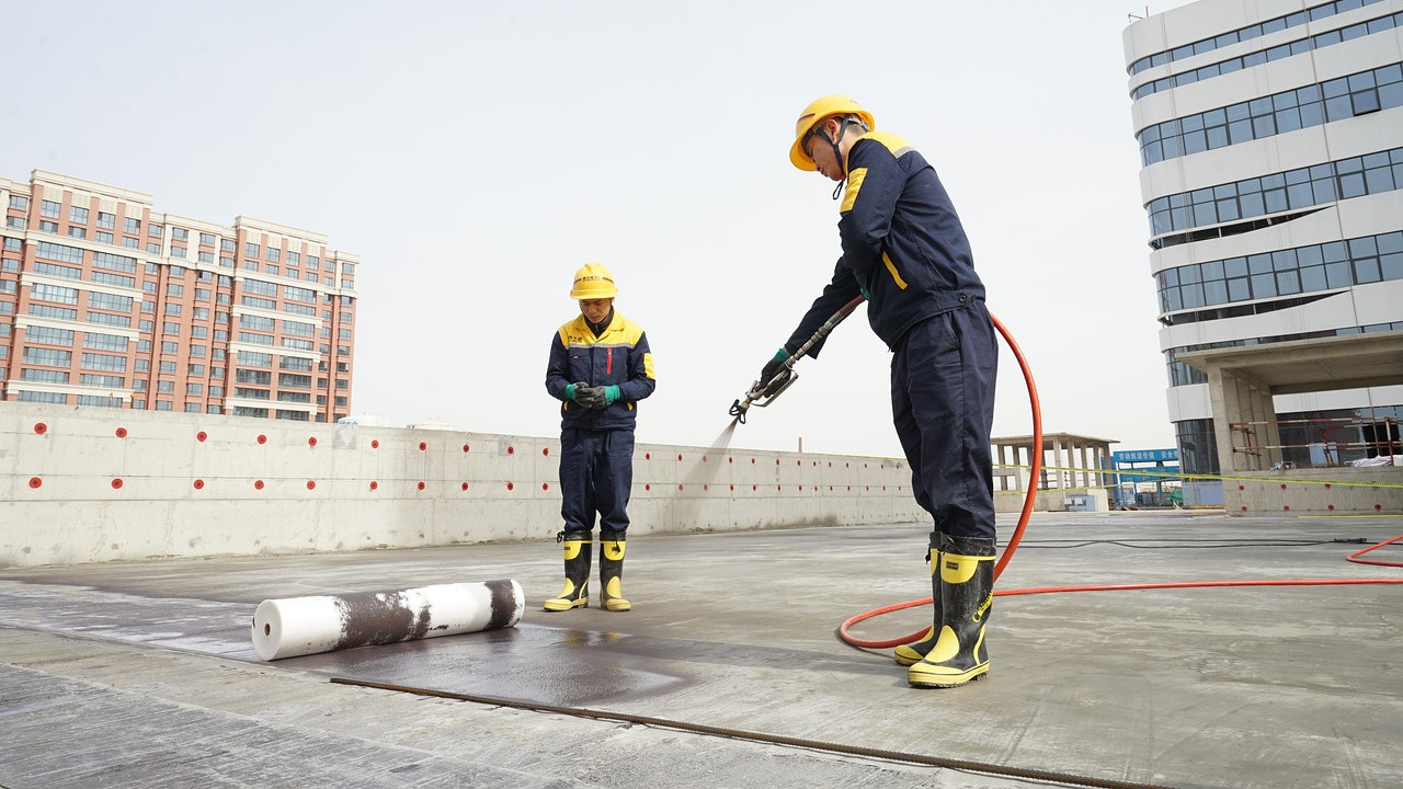 Smart Paint Cools Buildings and Generates Water