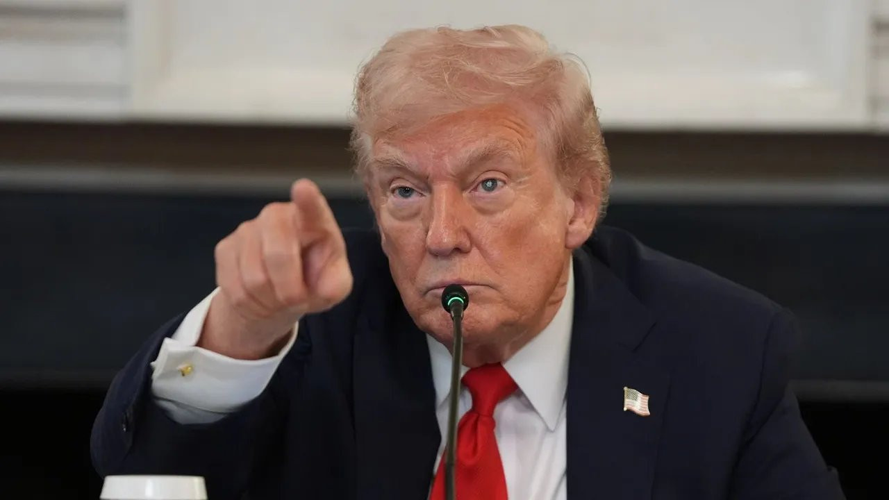 Donald Trump Leaves White House Meeting Without Iran Deal Signature