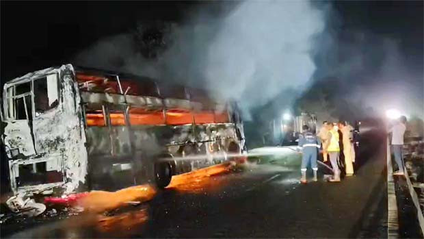 Private Bus Fire on Hyderabad Vijayawada Highway Passengers Safe