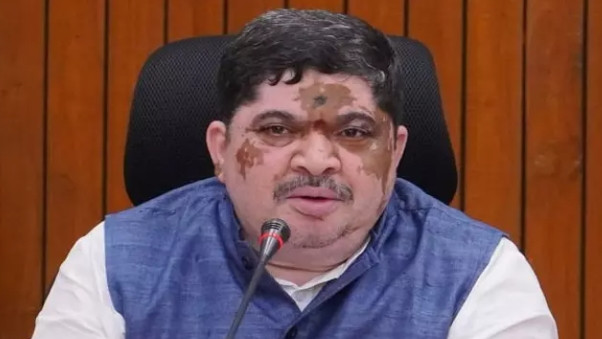 Ponnam Prabhakar Demands Apology from Pawan Kalyan Before Hyderabad Sabha