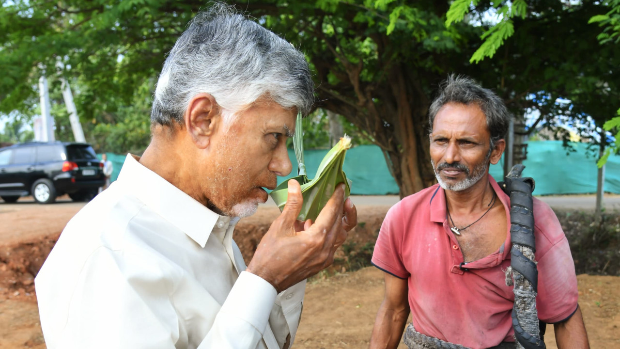 Chandrababu Naidu Tastes Fresh Toddy in Kakinada District
