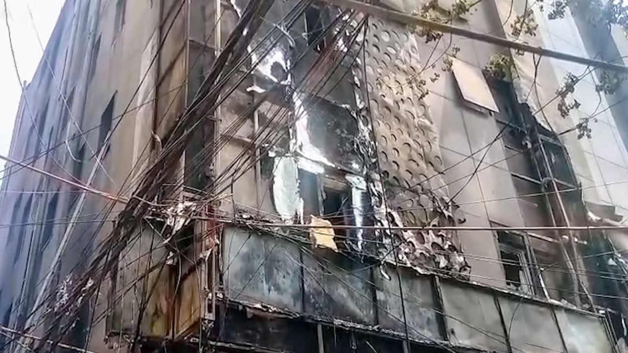 20 killed in Delhi hotel fire